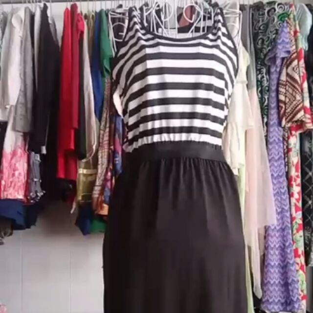 Đầm phom dài.