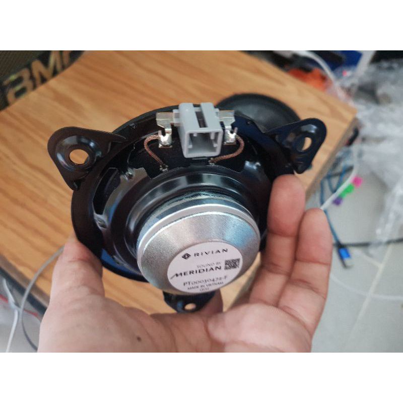 1 cặp=2 cái loa cánh zize 10cm.MERIDIAN.cho hệ thống âm thanh xe ô tô