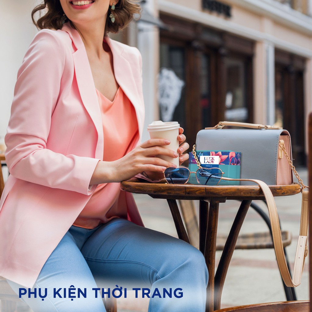 Khăn ướt dưỡng ẩm trắng sáng Luck Lady Rose Hip không nắp 25 tờ/gói