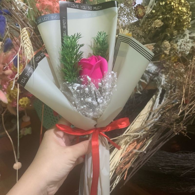 Bó hoa hồng sáp 3lớp 10/1b