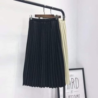 Chân váy xếp ly dáng dài
