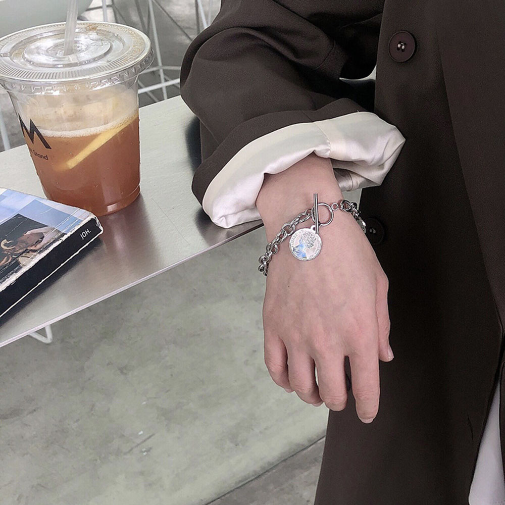 Vòng Tay Kim Loại Mặt Tròn Thiết Kế Thanh Lịch Cho Nữ | BigBuy360 - bigbuy360.vn