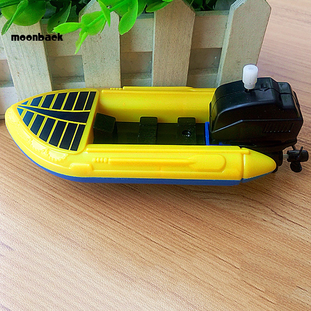 Thuyền Đồ Chơi Bằng Nhựa Cho Bé Chơi Khi Tắm