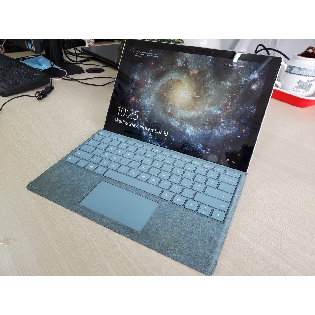 Máy Laptop hiệu Microsoft Surface Pro 5 SSD 128GB/ intel Core i5/ 4GB Ram Win 10 Pro | BigBuy360 - bigbuy360.vn
