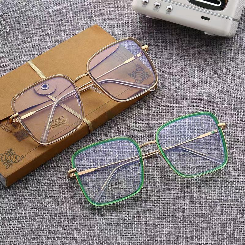 Mắt kính gọng kim loại phong cách retro