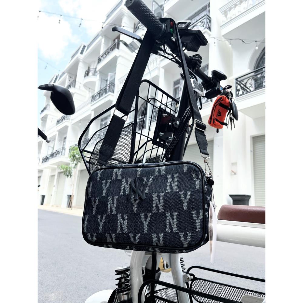 TÚI ĐEO CHÉO M L B YAN KEE DENIM GORRILA  cao cấp, chất jean bụi bặm,chống thấm nhẹ, 02 ngăn, khóa kéo