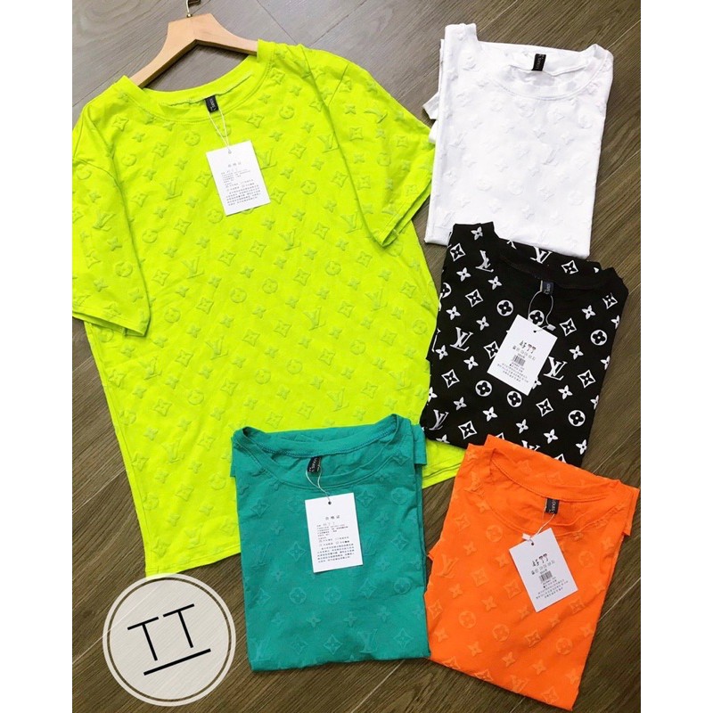 áo phông chữ in nổi L.V | BigBuy360 - bigbuy360.vn