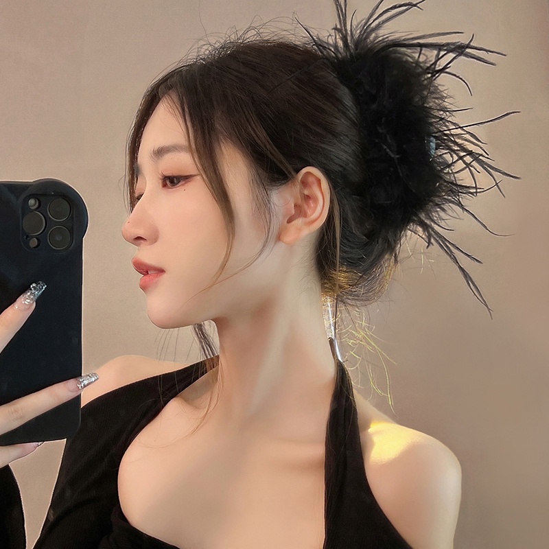 Kẹp Tóc Đính Lông Đà Điểu Cao Cấp