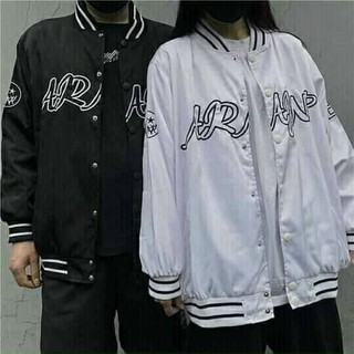 Áo khoác dù form rộng unisex nam nữ phối sọc thêu số 23 tay áo