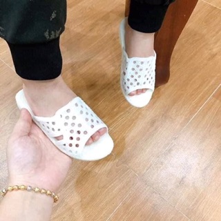 Dép tổ ong cho bé