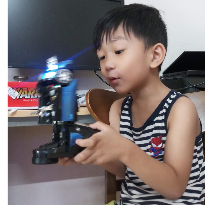 Đồ chơi Robot biến hình thành xe hơi Sports car Transforming  có nhạc đèn kidstoys tv