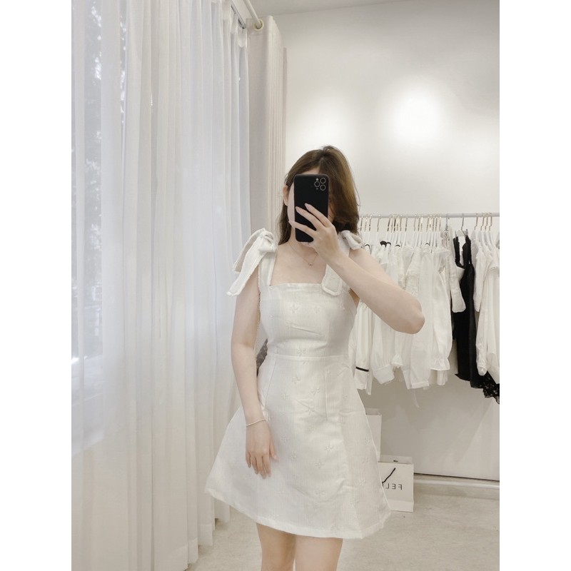 [Mã WAMT1505 giảm 10K đơn 0K] váy 2 dây gấm nơ vai (Cindy dress) | BigBuy360 - bigbuy360.vn