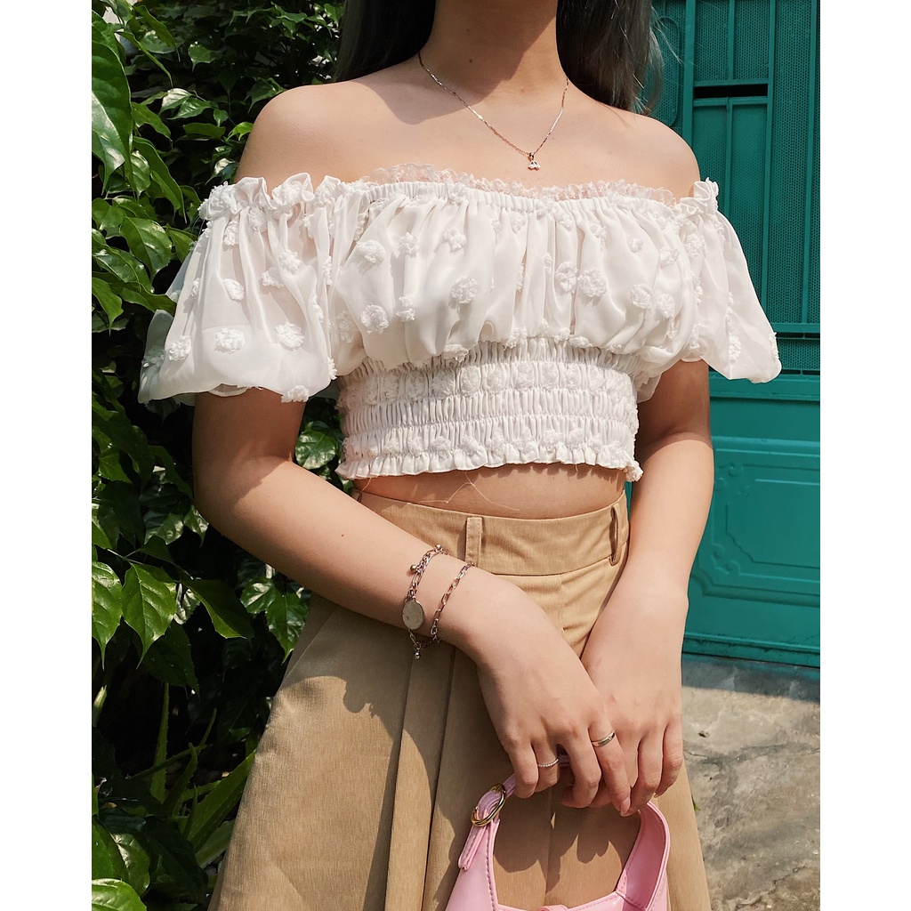 Áo croptop SheByShj trễ vai màu trắng - Dona Furry Top