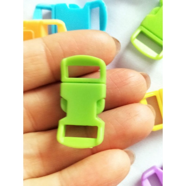 Khoá nhựa 15mm làm vòng tay sinh tồn