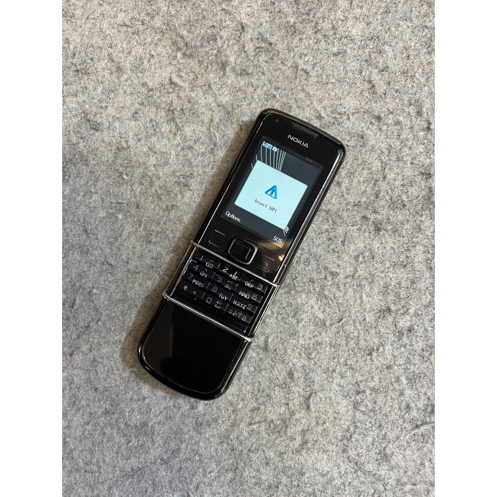 Điện thoại Nokia 8800 Art Đen sử dụng tốt