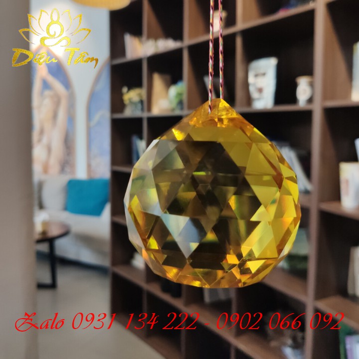 Quả cầu treo phong thủy màu vàng