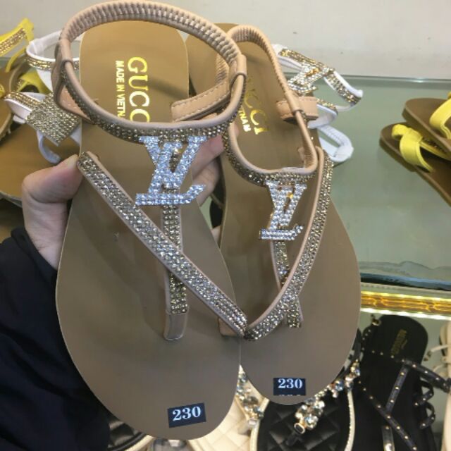Sandal xỏ ngón LV đính đá