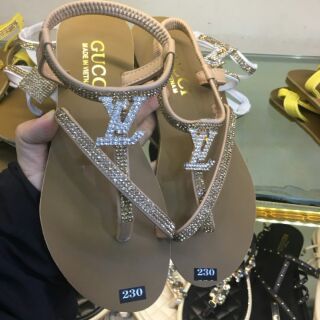 Sandal xỏ ngón LV đính đá
