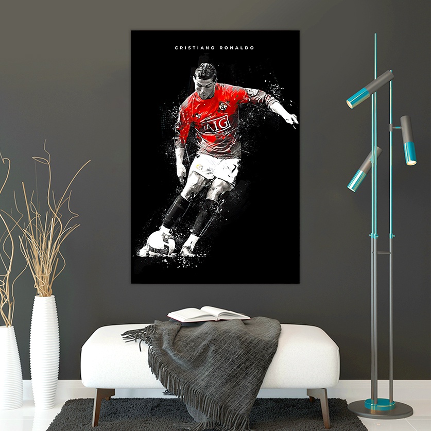 Decal Dán Tường Trang Trí Quán Ăn , Quầy Bar Hình Ronaldo Manchester United Kích Thước 60*40cm