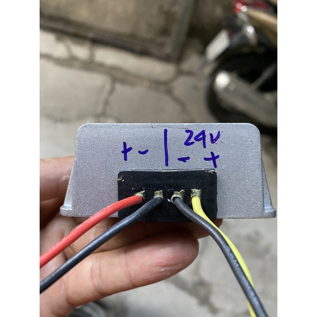 Bộ chuyển áp điện DC 48V xuống điện DC 24V 10A chống nước