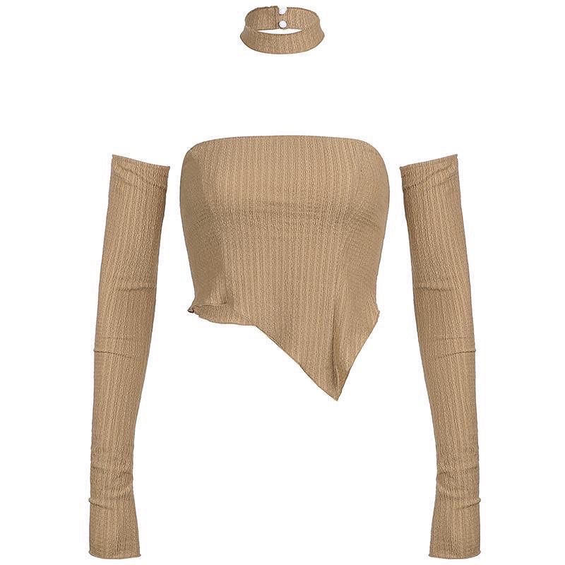 Áo croptop kèm tay và choker