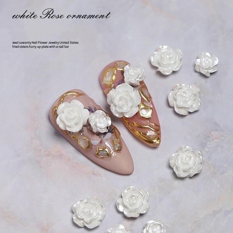 Charm hoa ( 1 cái ngẫu nhiên) - C2