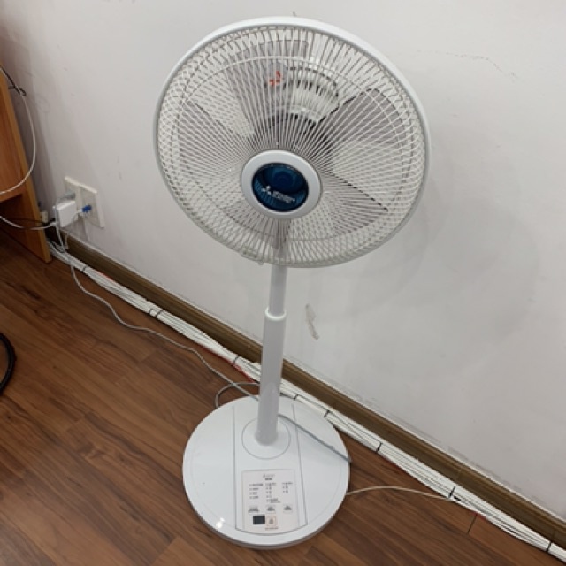 Quạt lửng MITSUBISHI Tatami R30-HRV 39W mã mới R12-HRA WH  R12-HRA BK