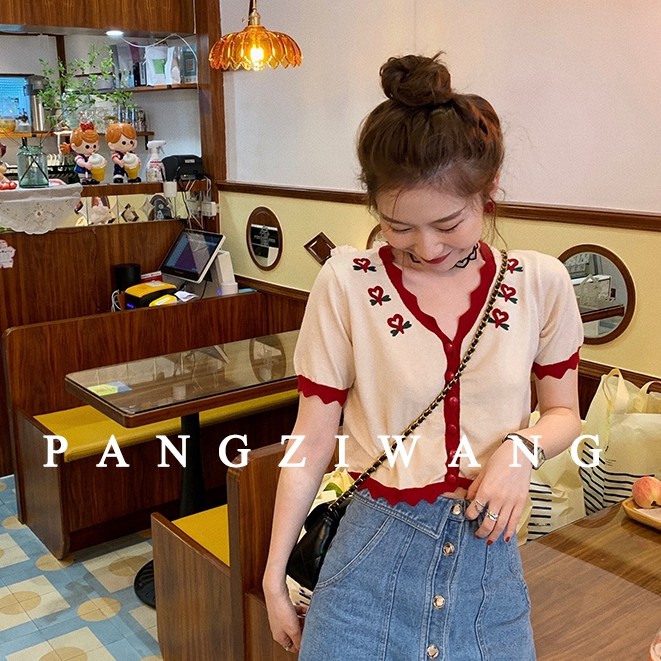 Áo croptop dệt kim ngắn tay thêu họa tiết phong cách retro cho nữ | BigBuy360 - bigbuy360.vn