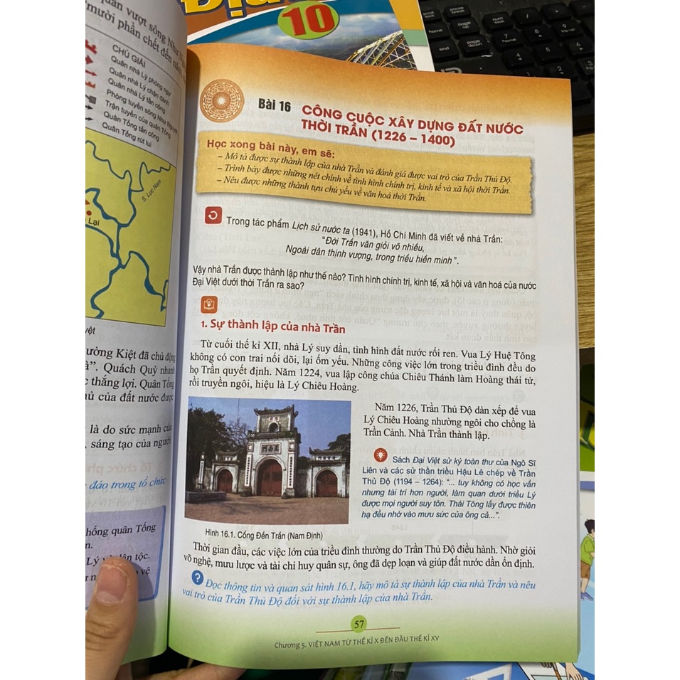 Sách - Lịch sử và địa lí 7 ( Cánh diều )