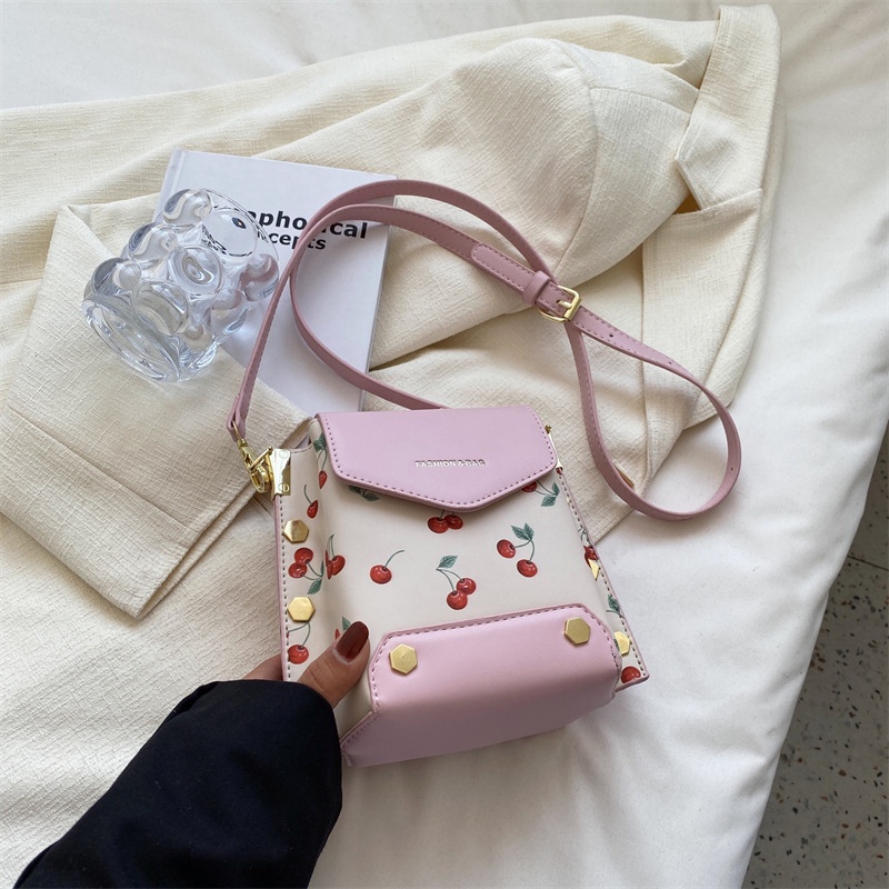 Túi Đeo Chéo Hình Vuông Nhỏ Dễ Phối Đồ Chất Lượng Cao Thời Trang Cho Nữ