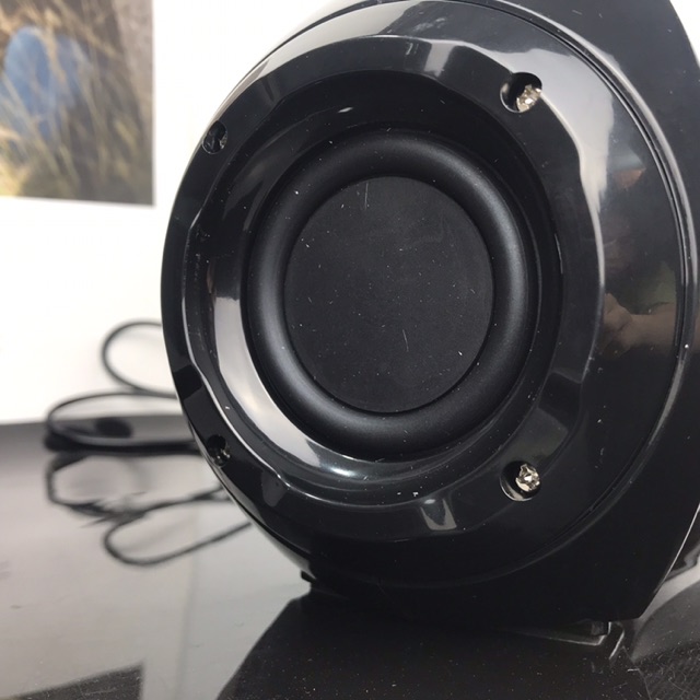 Loa Bluetooth Karaoke Kimiso S2 (Đen) Tặng Kèm 1 Mic Hát Có Dây Cắm Trực Tiếp, Siêu Bass Không Dây, Đèn Led Sống Động