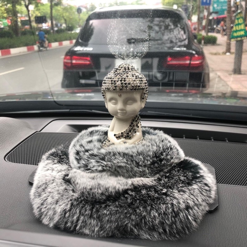 Tượng phật lông thỏ trang trí oto tặng kèm tinh dầu thơm