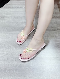 Dép xỏ ngón 3 nút