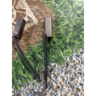 1 đôi chổi than, kẹp than máy phát điện .