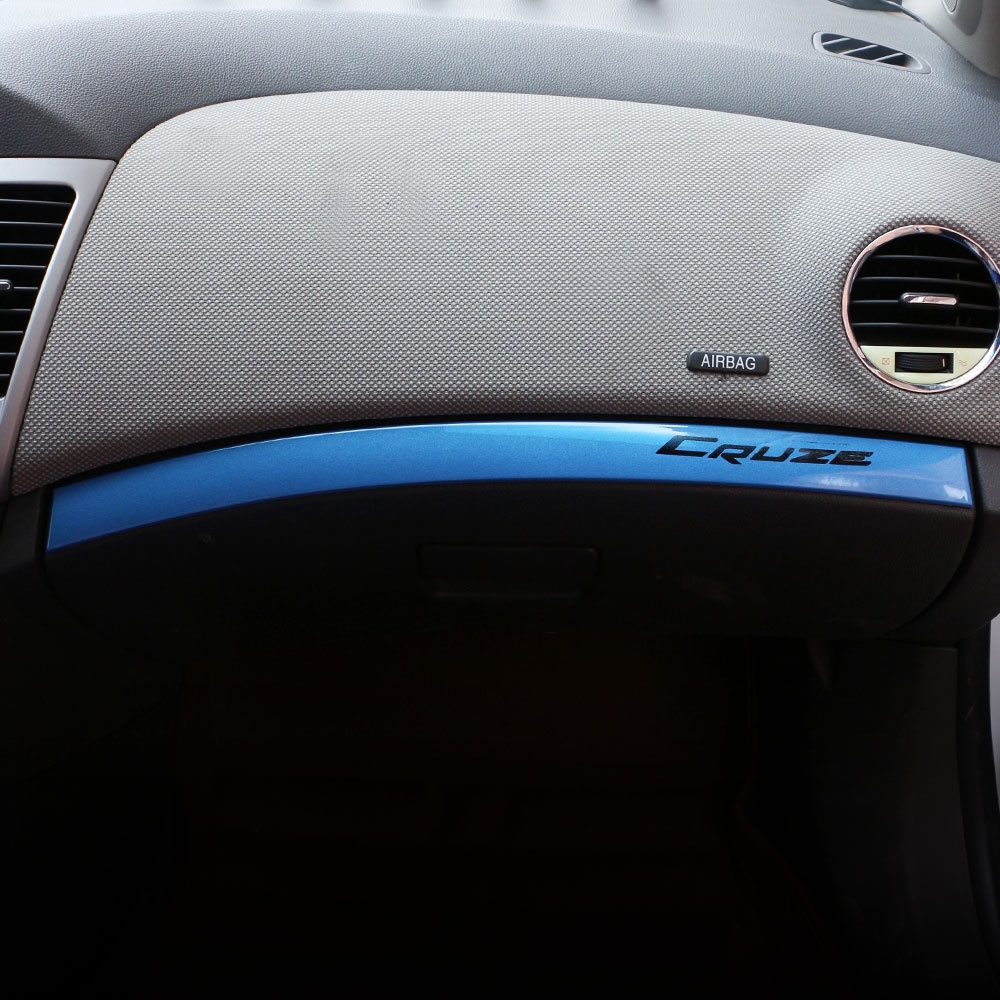 Miếng Dán Trang Trí Hộp Đựng Găng Tay Cho Xe Hơi Chevrolet Cruze 2009-2014 LHD