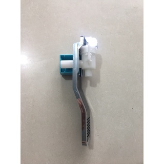 vòi máy nước nóng lạnh