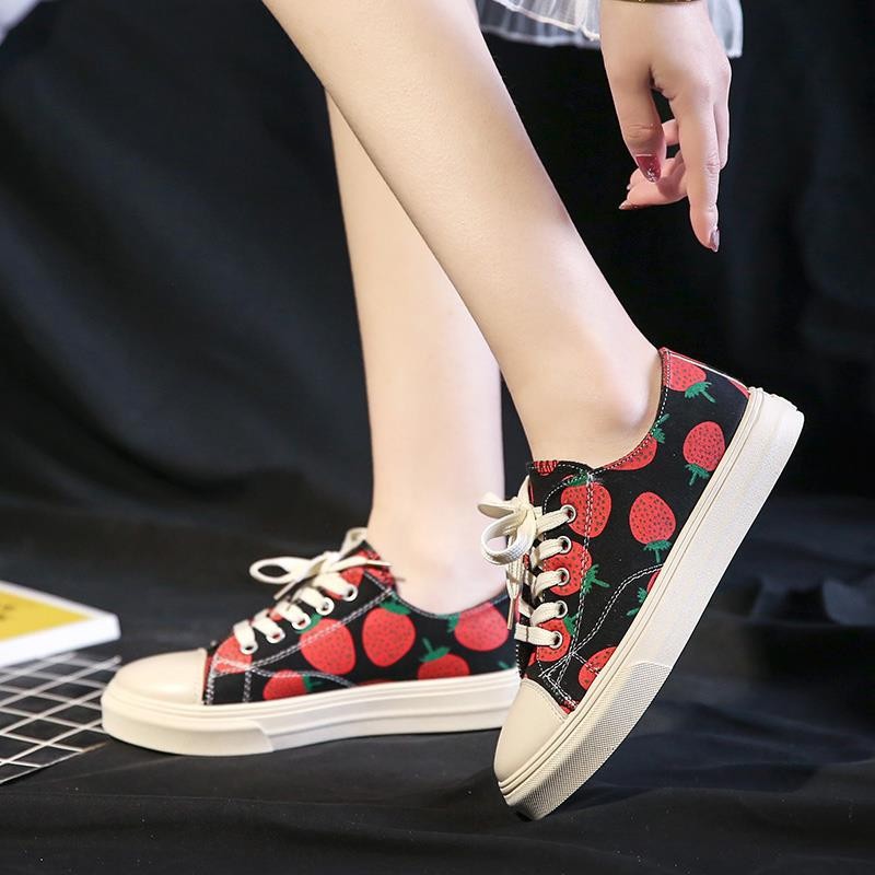 Giày thể thao nữ hình dâu tây dễ thương 123 | BigBuy360 - bigbuy360.vn