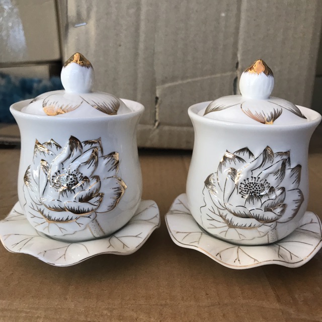 Ly nước cúng phật