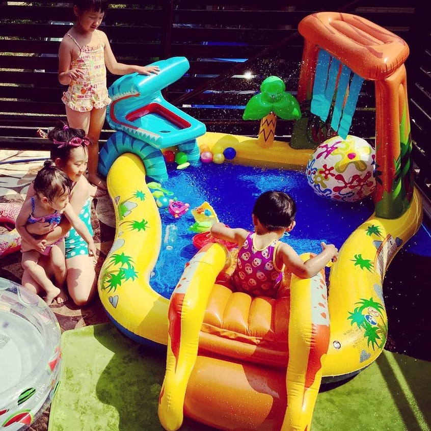 Bể bơi phao có cầu trượt phun mưa INTEX 57444/57165