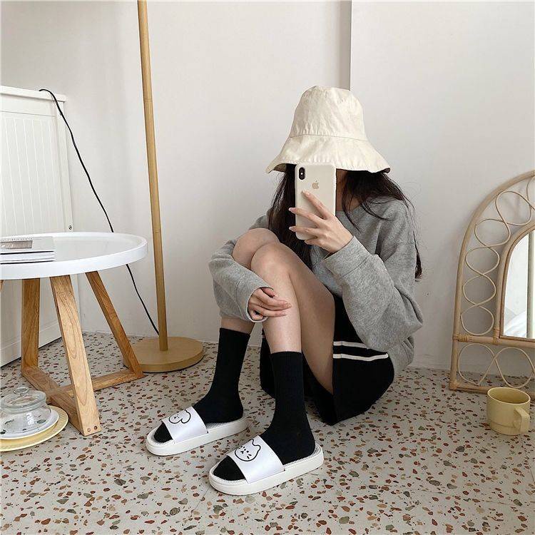 Dép Quai Ngang Đế Dày Họa Tiết Hoạt Hình Dễ Thương Cho Cặp Đôi