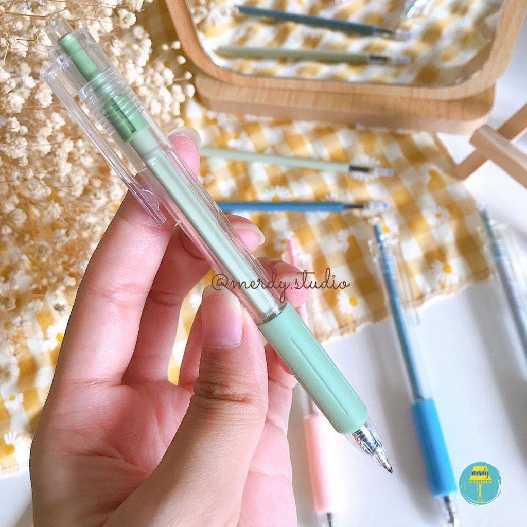 Bút bi bấm mực đen ngòi 0.5mm vỏ màu pastel xinh xắn