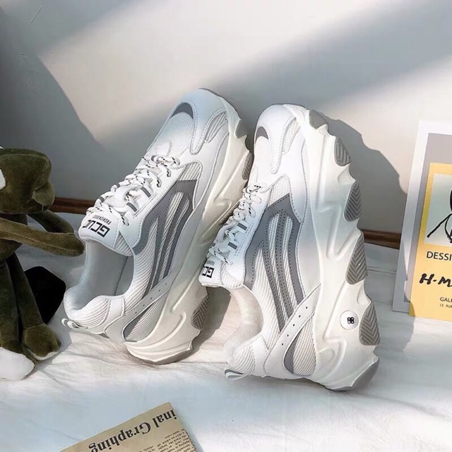 [Mã FAGREEN245 giảm 10% tối đa 30k đơn từ 99k] Giày thể thao dây kẻ phản quang | BigBuy360 - bigbuy360.vn