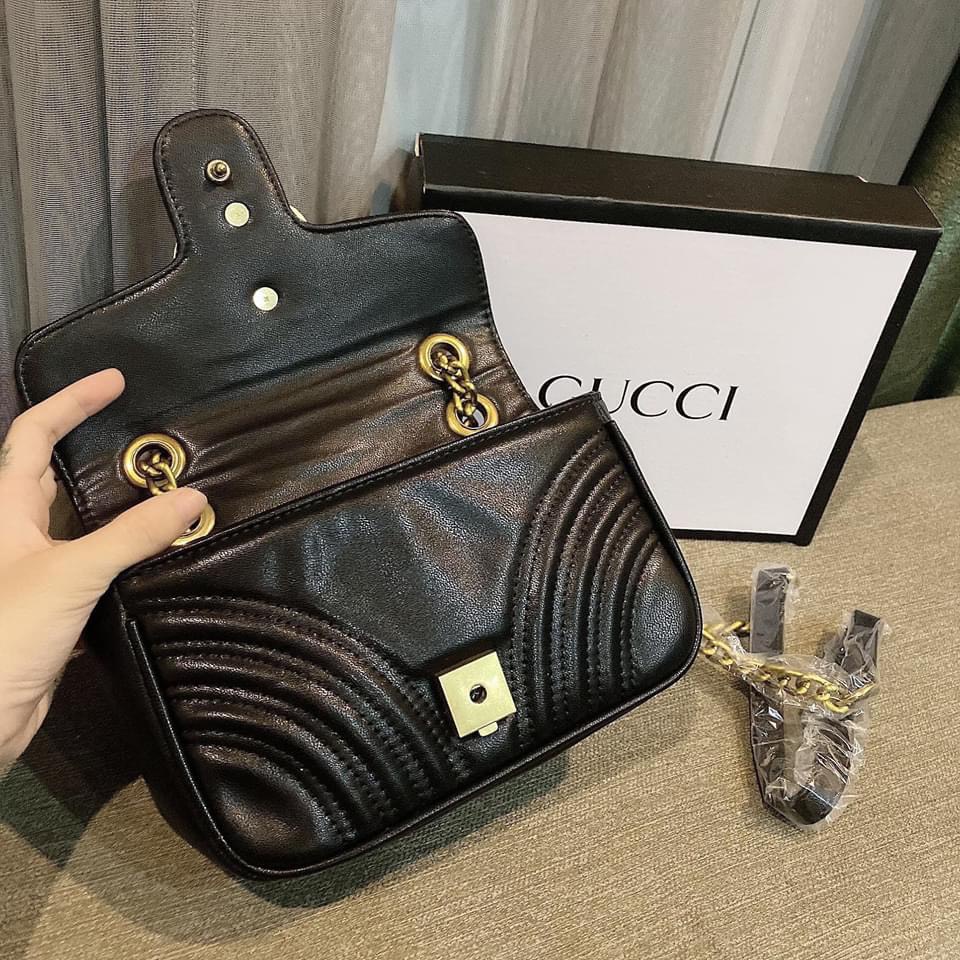 Túi Đeo Chéo GC Hot Hit Hai Màu Đen Be Size 18-22