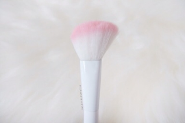 Cọ tạo khối Wet n Wild – Contour Brush- Cọ đánh tạo khối