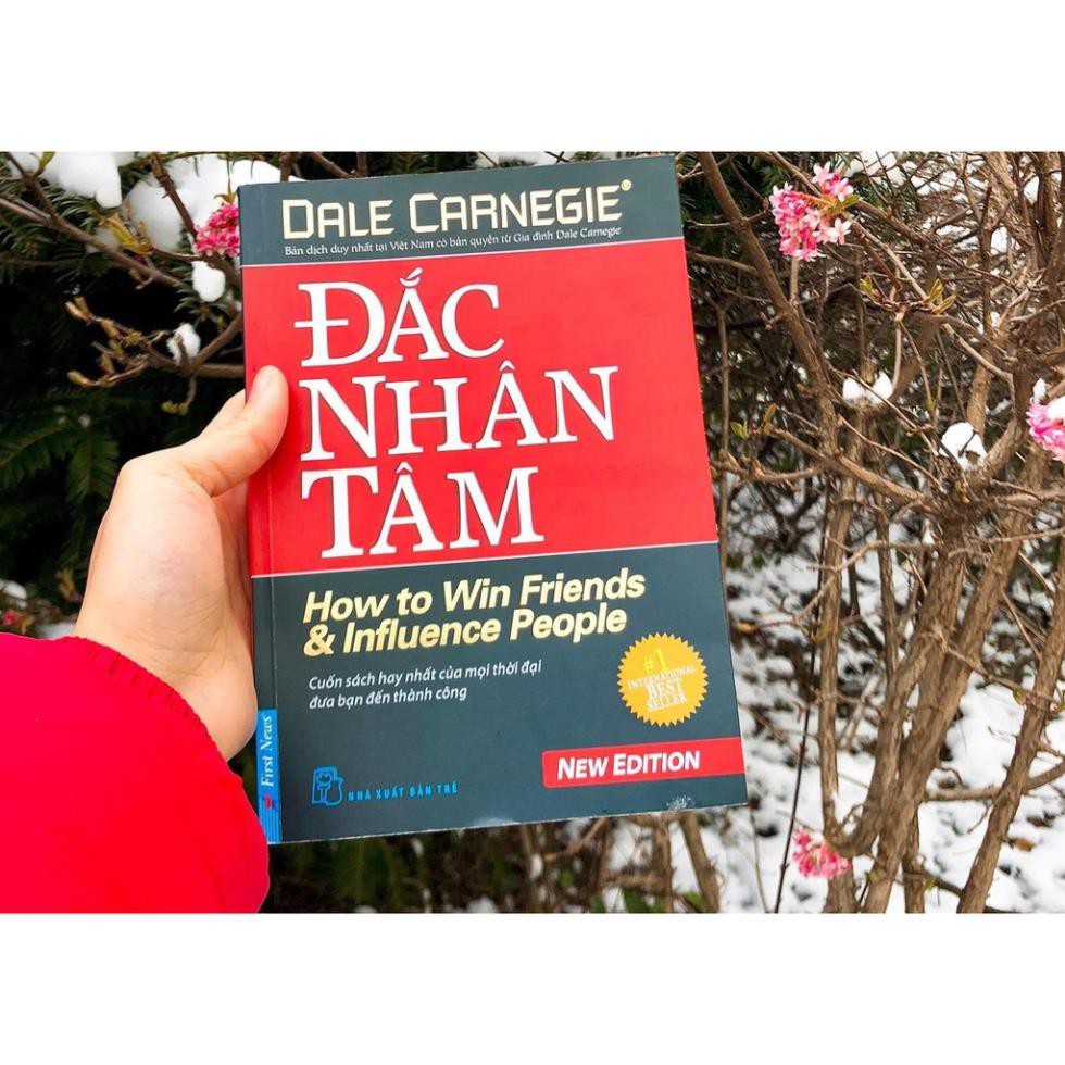 Sách - Combo Tuổi Trẻ Đáng Giá Bao Nhiêu + Đắc Nhân Tâm - Tặng Bookmark [Nhã Nam-First News]