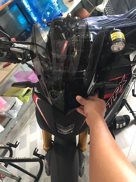 Kính chắn gió Z1000 dùng cho mọi loại xe nake, GSX, TFX, FZ, MT03...