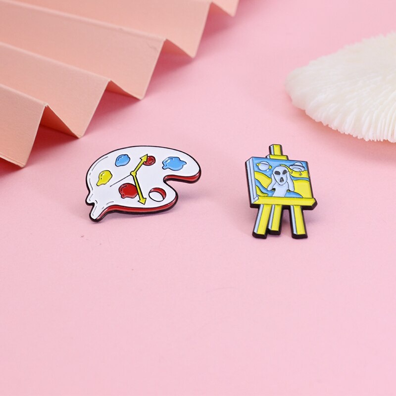 Pin cài áo người ngoài hành tinh alien ngồi WC đọc báo kênh 14 - GC466