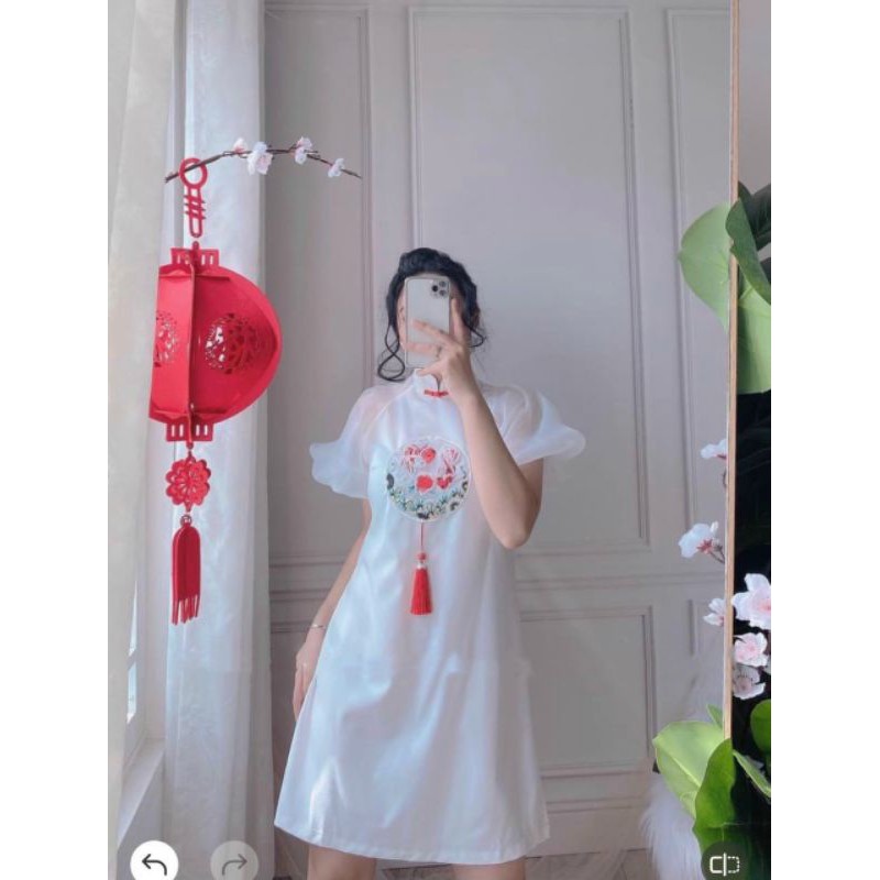 Đầm cổ Tàu tay phồng phối voan.