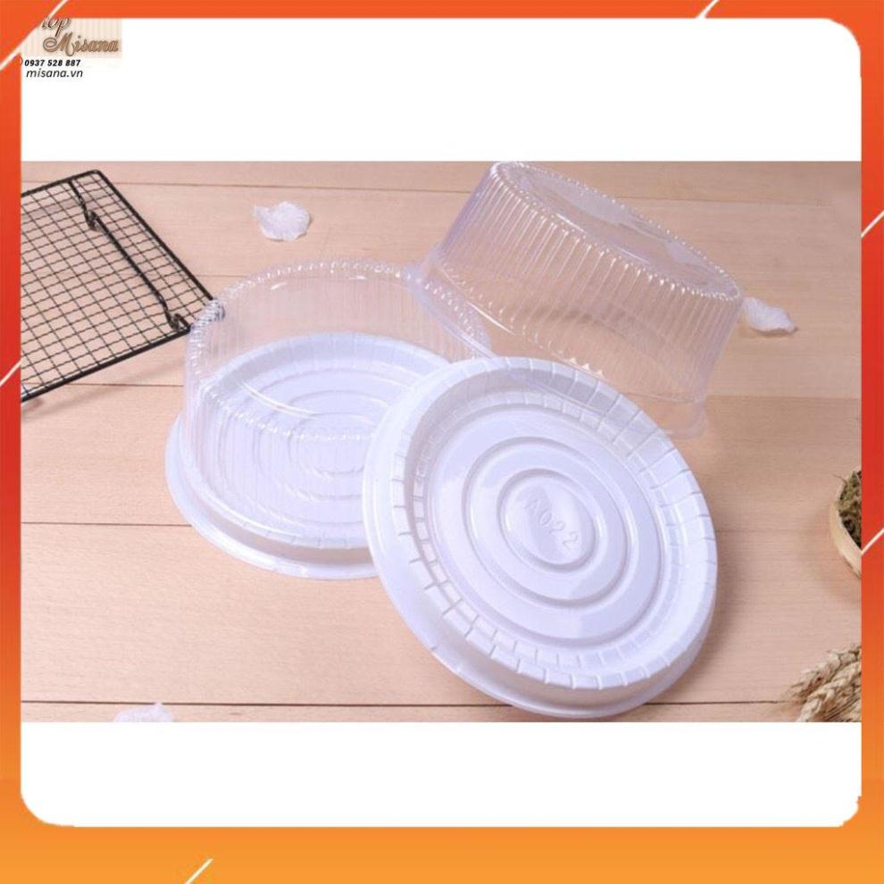 Hộp nhựa tròn đựng bánh đế trắng 18cm - A022