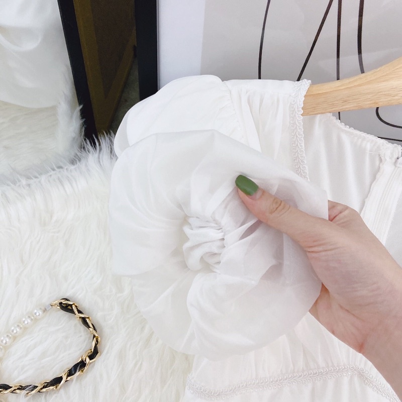 ĐẦM MIDI CỔ V PHỐI NÚT TAY PHỒNG Váy công chúa chất tơ